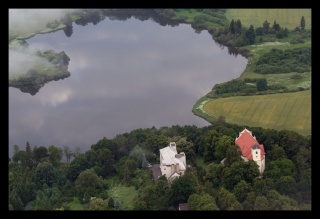 Krankenhaus und Kirche