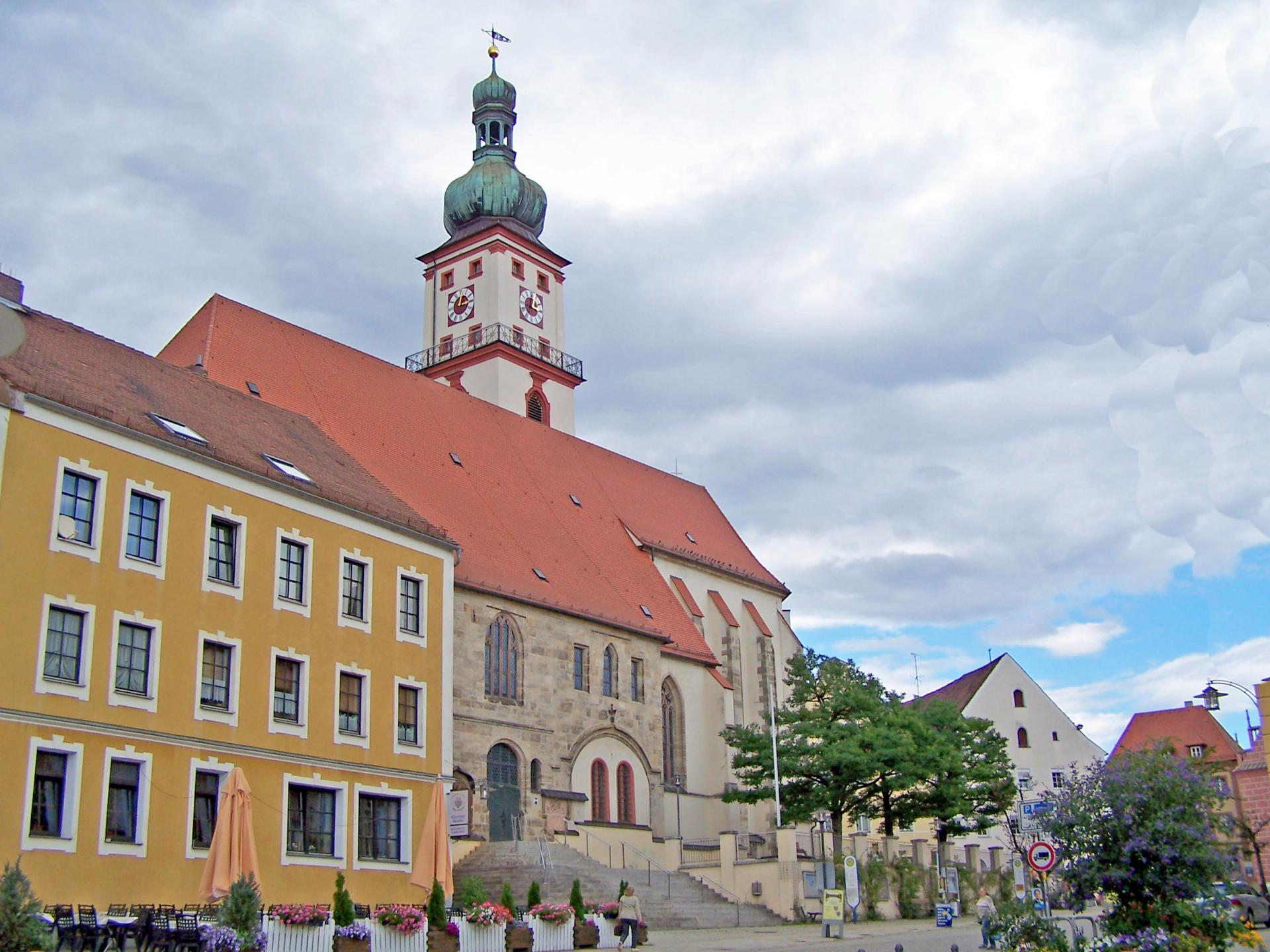 Die katholische Stadtpfarrkirche St. Marien
