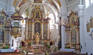 Altarraum in Mariä Himmelfahrt