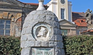 Auch im Stadtteil Křimice findet sich ein Hus-Denkmal