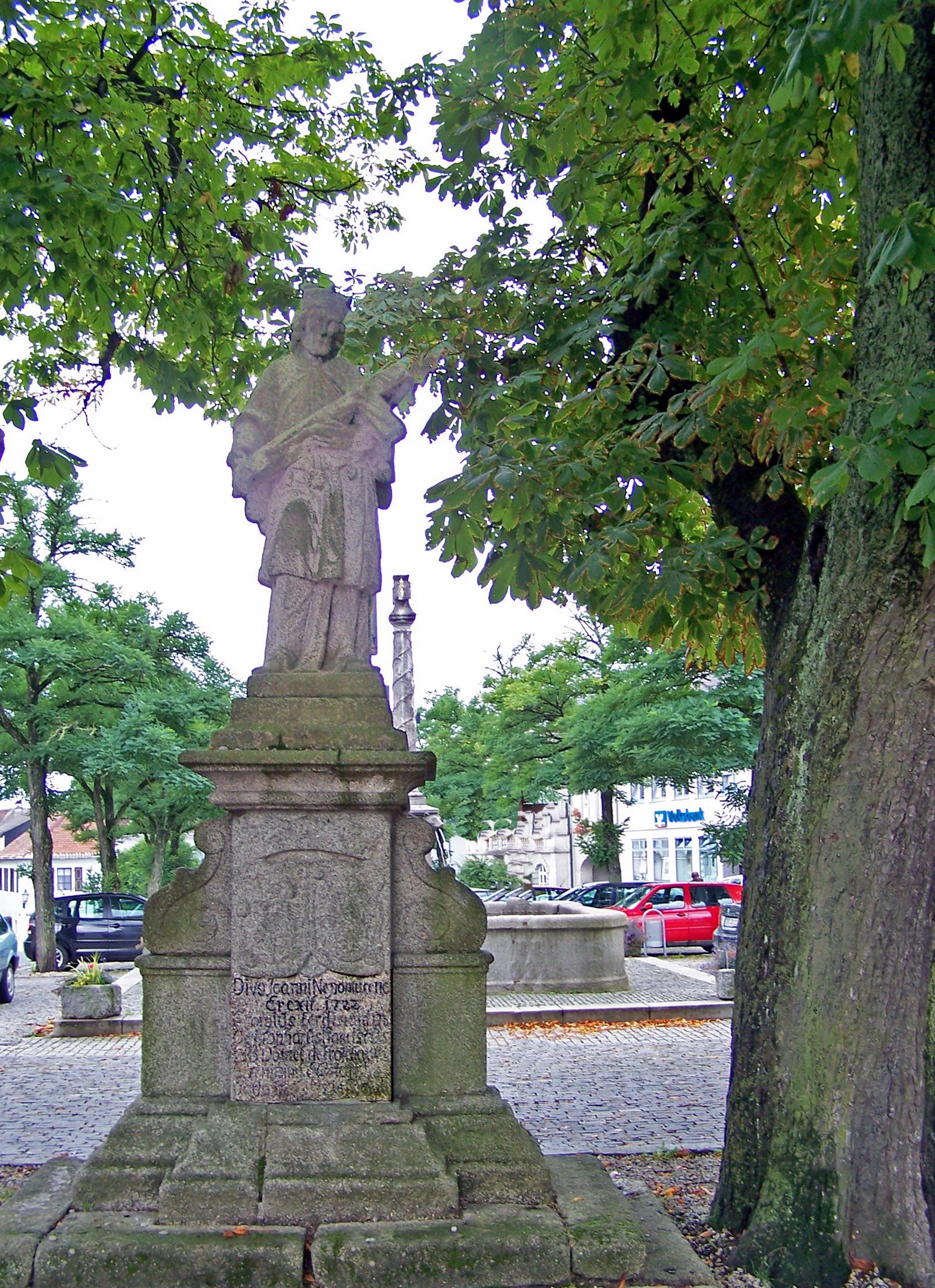 Johannes Nepumuk Statue