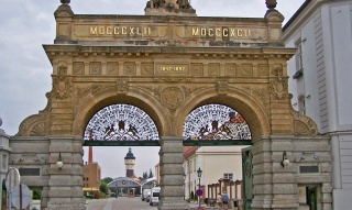 Das weltbekannte Tor zur Pilsener Brauerei