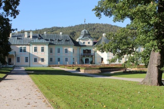 Schloss vom Park aus